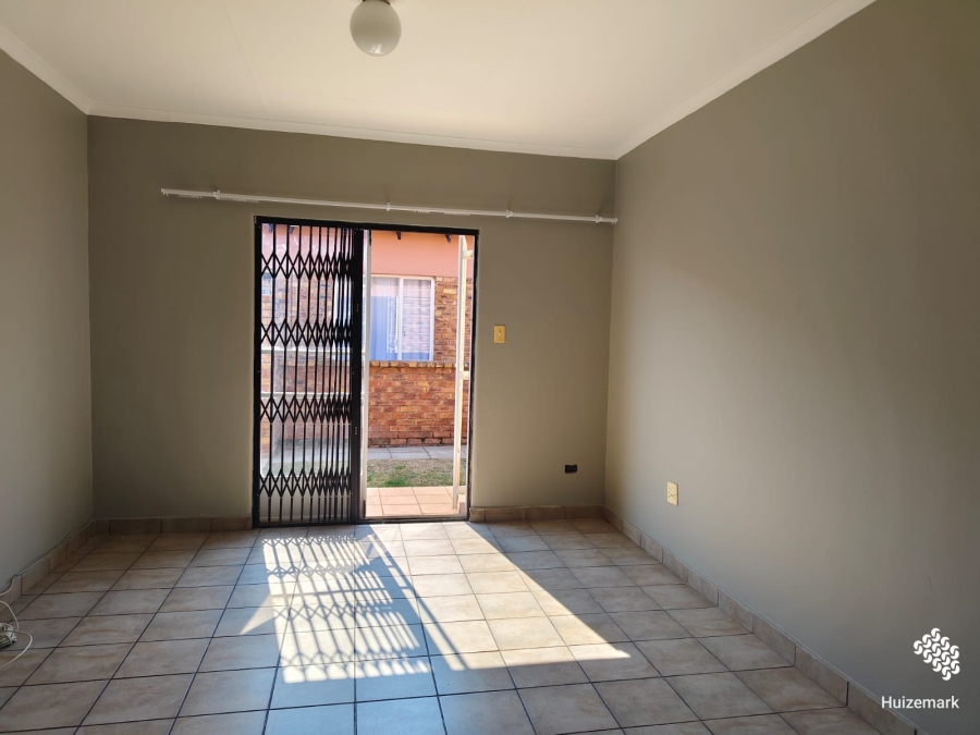 To Let 2 Bedroom Property for Rent in Vaalpark Free State